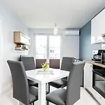 Apartament Future *